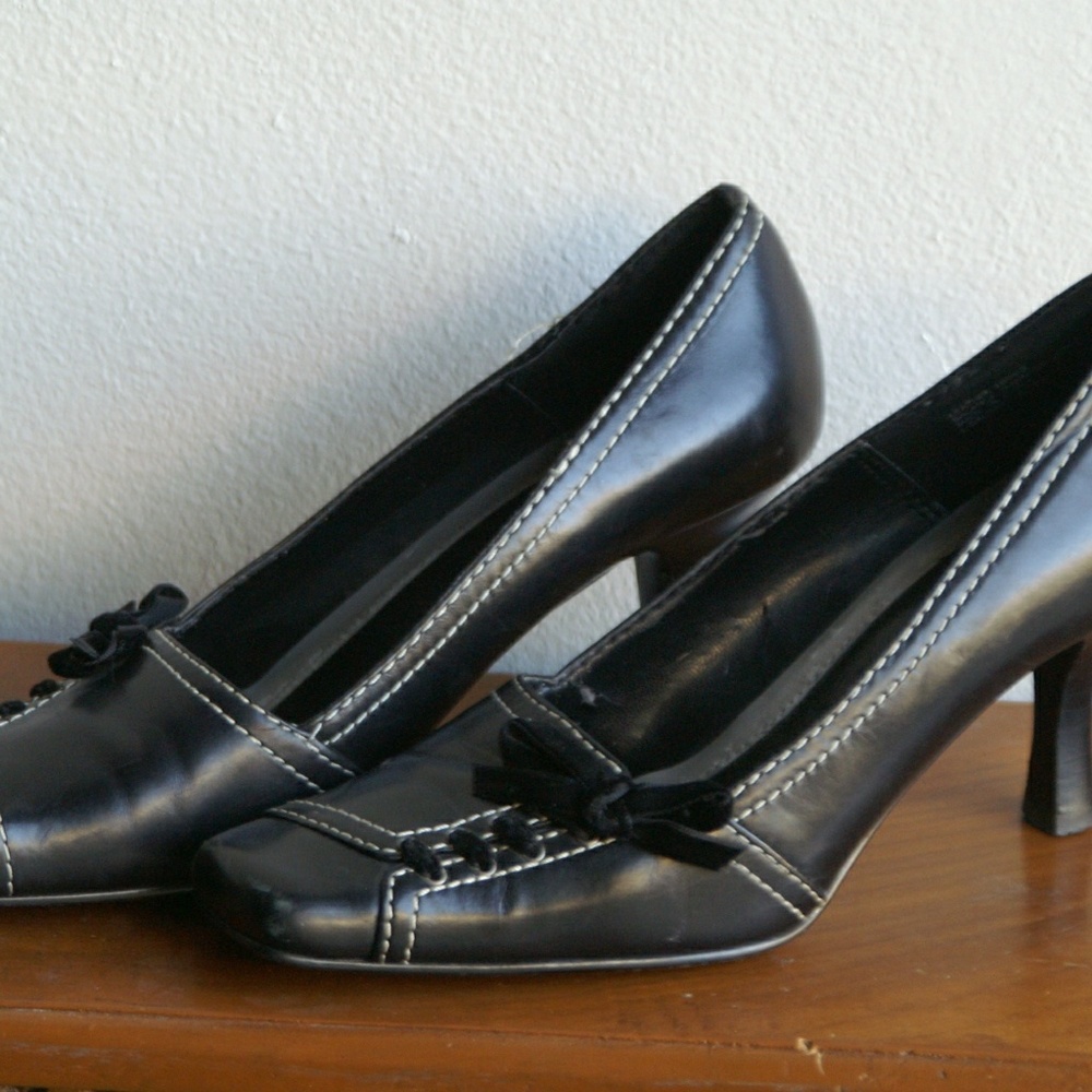 Shoes - Picture 5 of 8